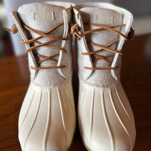 SPERRY Women’s Saltwater Wool Duck Boot - Picture 1 of 5